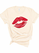 Women Valentine Red Lips Graphic Short Sleeve Tee Zarnesh