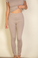 Women Basic Solid Elastic Waistband Slim Fit Leggings | Zarnesh