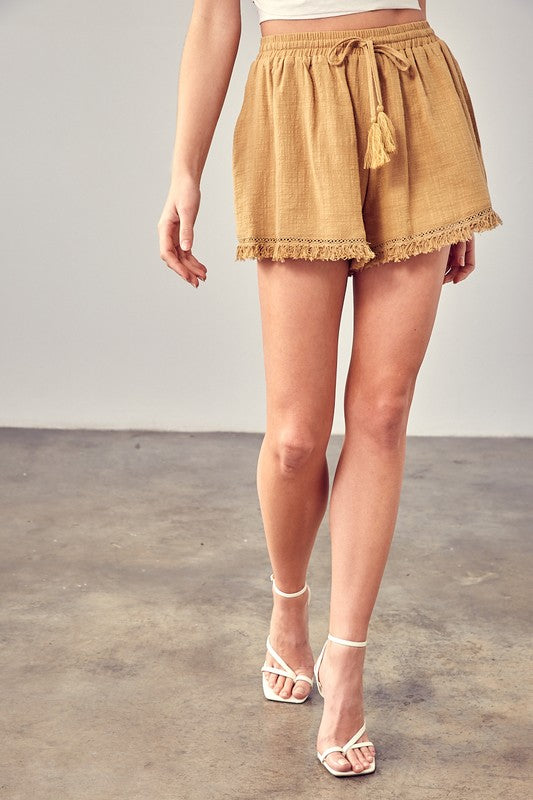 Women Summer Plain Fitted Elastic Waist Fringe Trim Hem Shorts Zarnesh