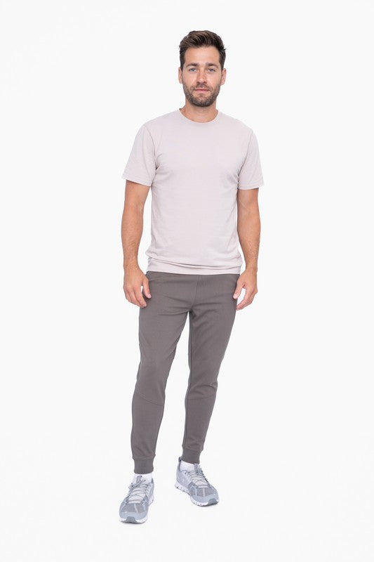 Men Sleek Knit Performance Joggers | Zarnesh