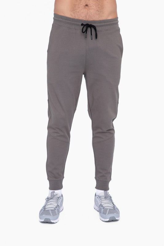 Men Sleek Knit Performance Joggers | Zarnesh