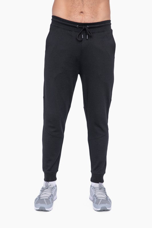 Men Sleek Knit Performance Joggers | Zarnesh