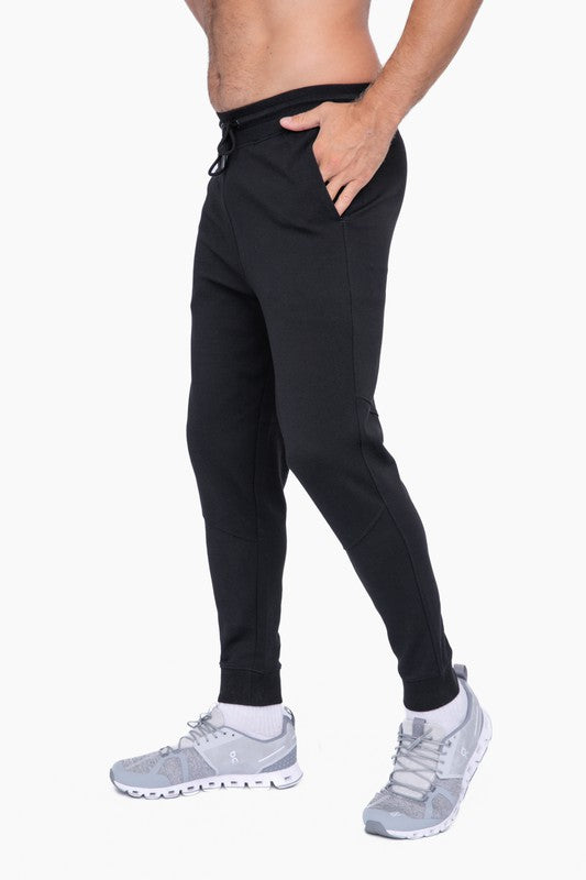 Men Sleek Knit Performance Joggers | Zarnesh