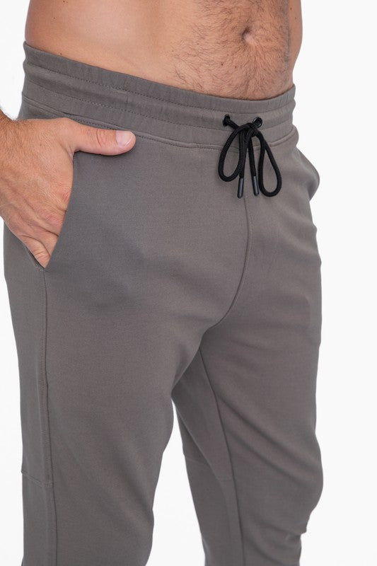 Men Sleek Knit Performance Joggers | Zarnesh