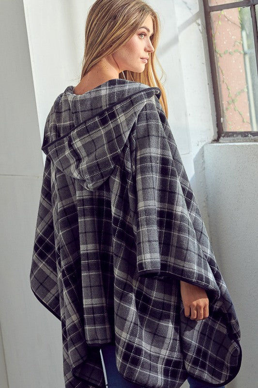 Women Toggle Close Plaid Poncho | Zarnesh