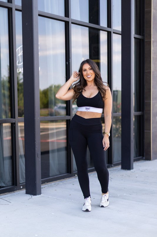 Women Crossover Black Pocket Full Length Leggings R4 | Zarnesh