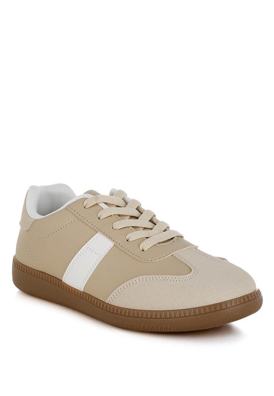 Women Crossover Closed Round Toe Lace Up Flatform Sneaker Zarnesh