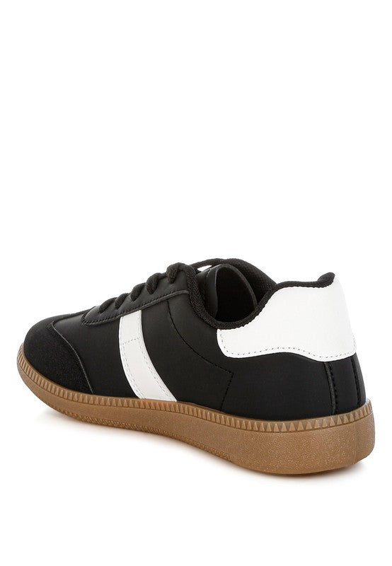 Women Crossover Closed Round Toe Lace Up Flatform Sneaker Zarnesh