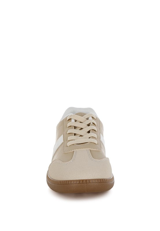 Women Crossover Closed Round Toe Lace Up Flatform Sneaker Zarnesh