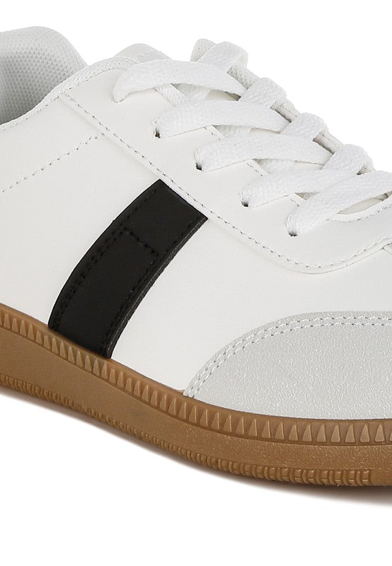 Women Crossover Closed Round Toe Lace Up Flatform Sneaker Zarnesh