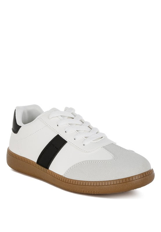 Women Crossover Closed Round Toe Lace Up Flatform Sneaker Zarnesh