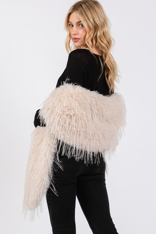 Women Luxurious Faux Fur Iconic Pull Through Shawl Zarnesh