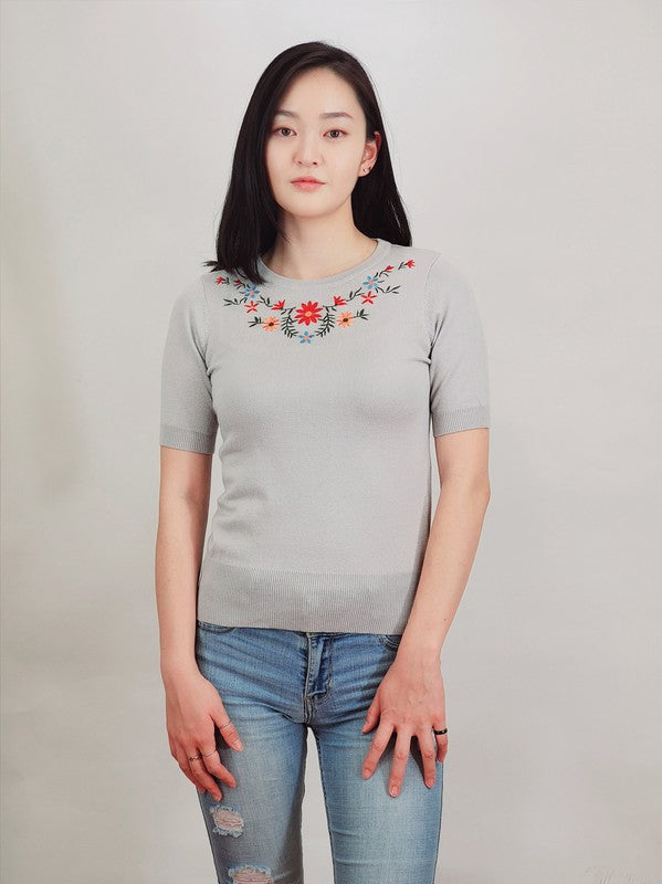 Women’s Daisy Flower Embroidered Knit Pullover Sweater | Zarnesh