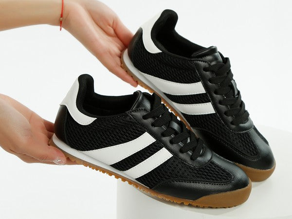 Women Blaster Anti Skid Sole Striped Lace Up Sneakers Zarnesh