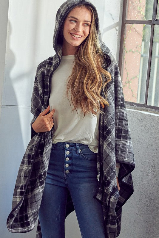 Women Toggle Close Plaid Poncho | Zarnesh