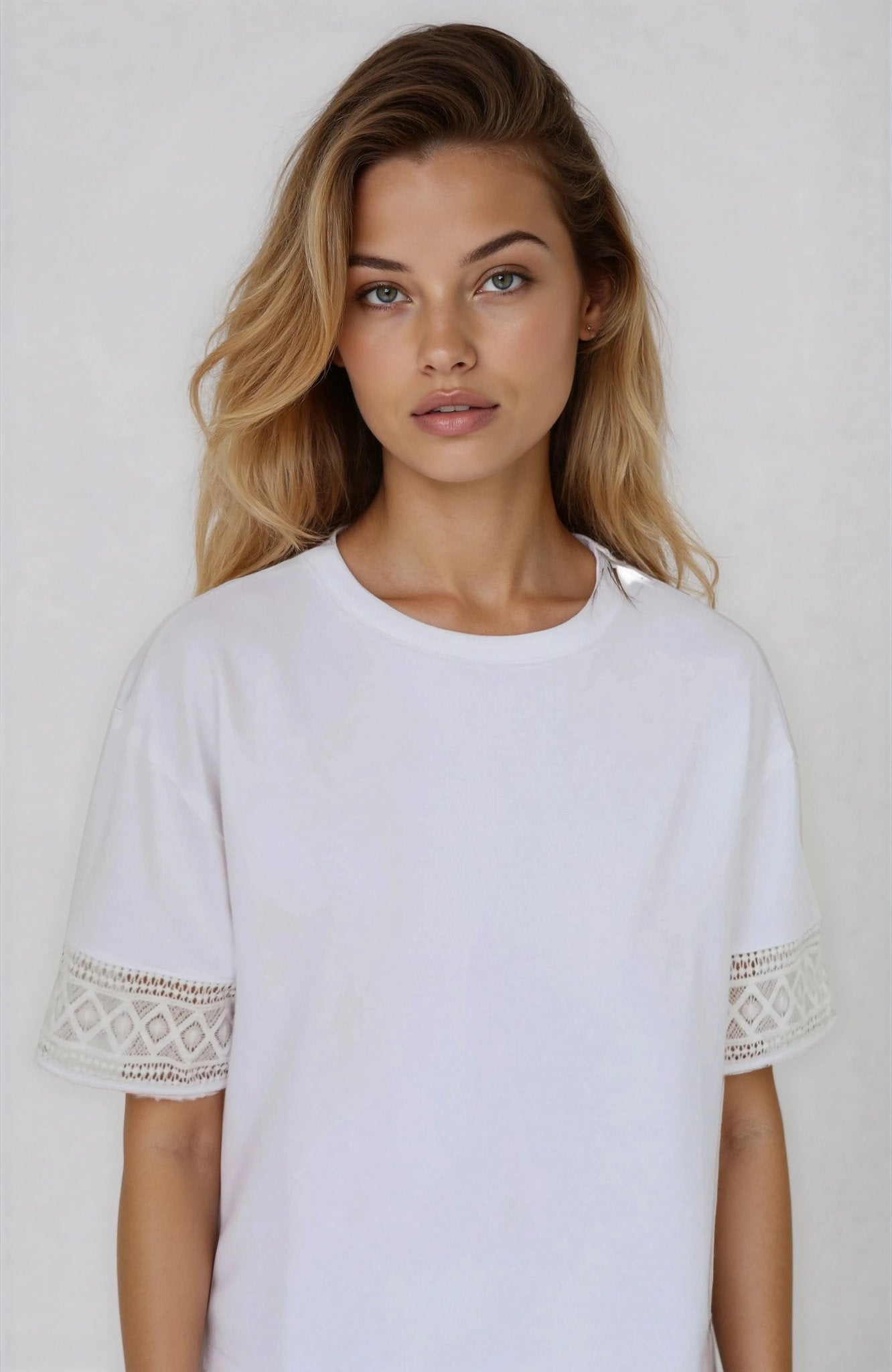 Lace Sleeve Trim Crewneck Oversized T-Shirt | Zarnesh