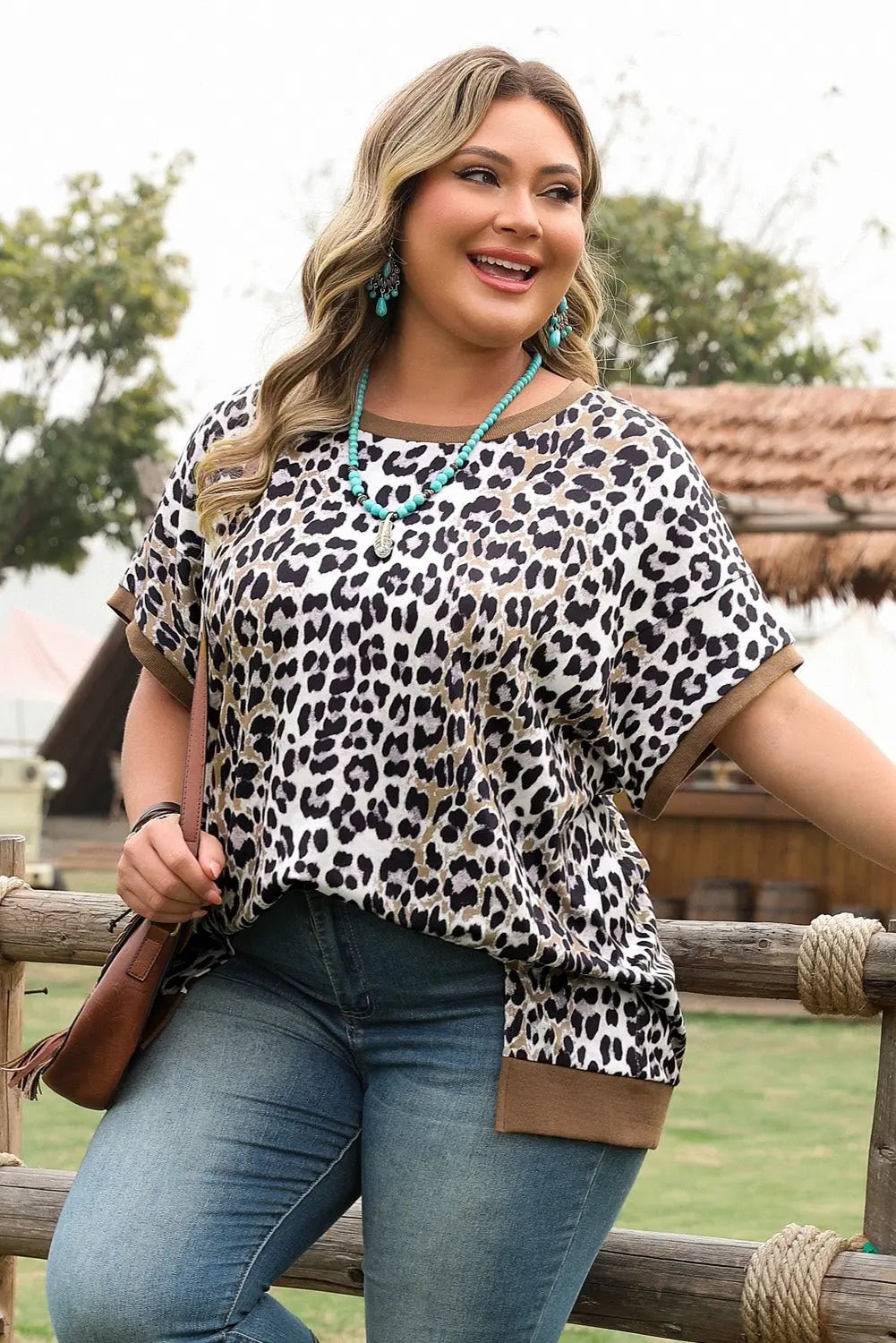 Plus Size Leopard Short Sleeve Contrast Trim Top | Zarnesh
