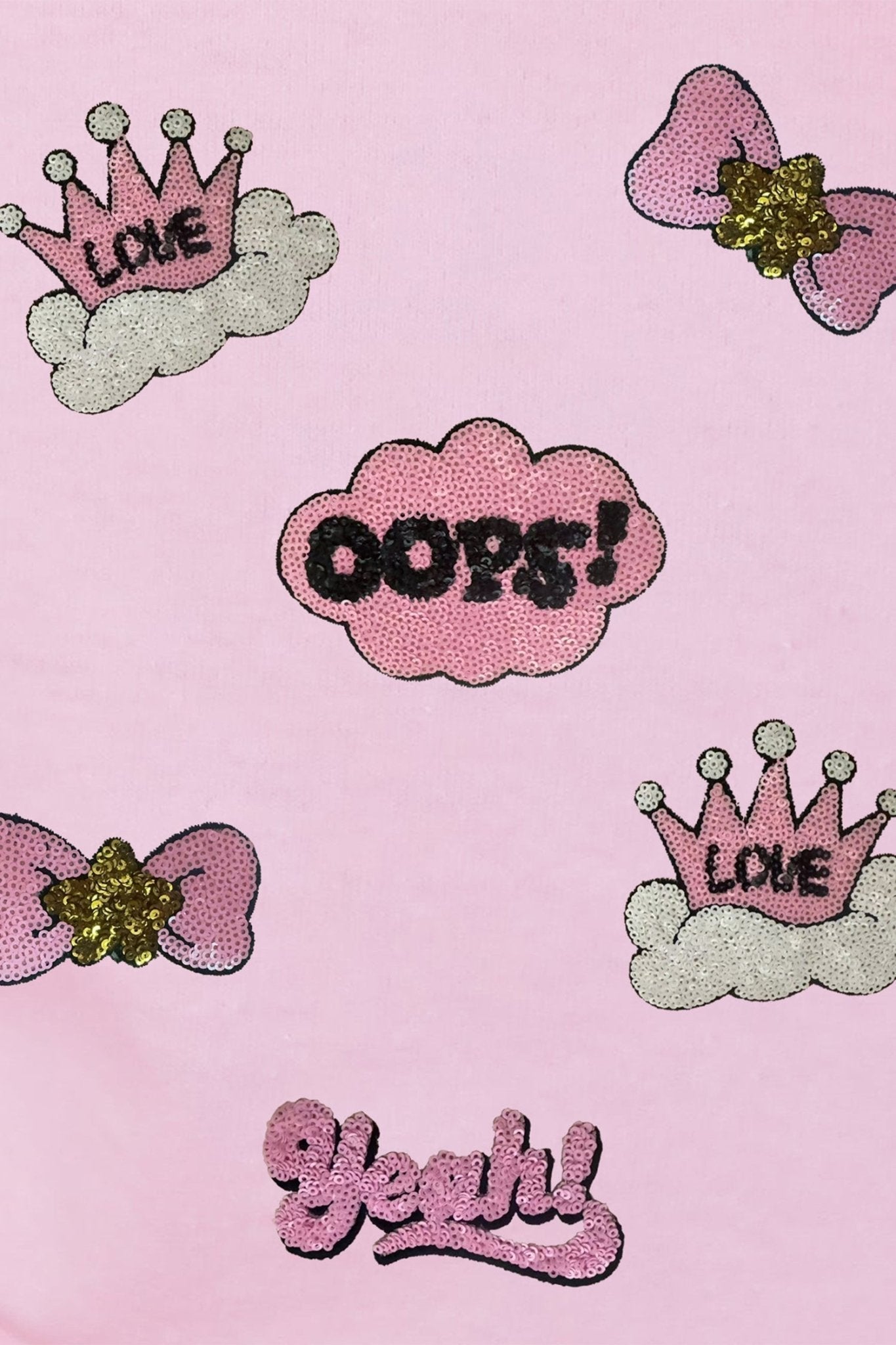 Pink pattern with cloud-shaped 'LOVE' signs, bow-shaped 'OOPS!' signs, and cloud-shaped 'YEAH!' signs on a pink background.