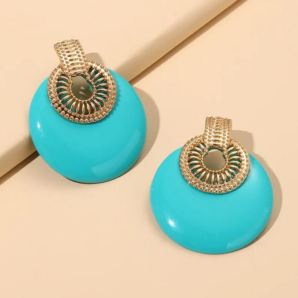 Timeless Elegance: Round Metal Post Earring